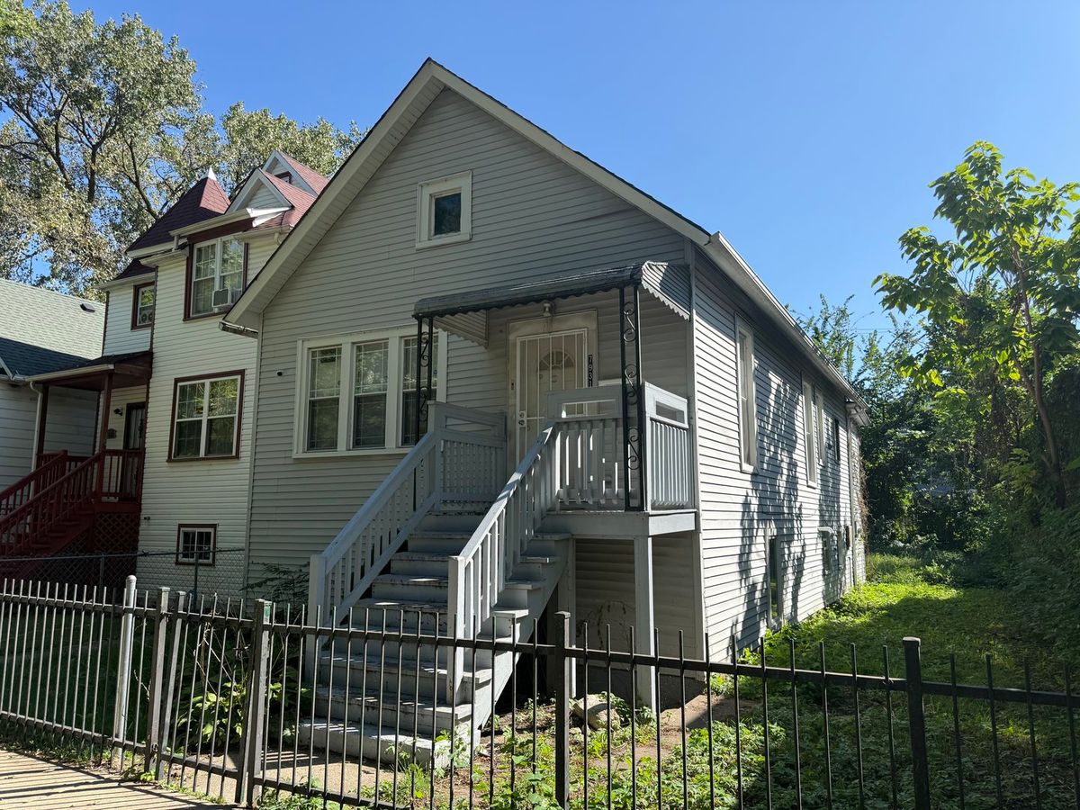 7931 S Muskegon Ave, Chicago, IL 60617