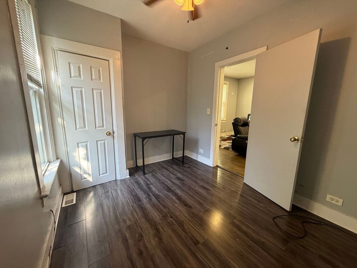 7931 S Muskegon Ave, Chicago, IL 60617 — photo 3