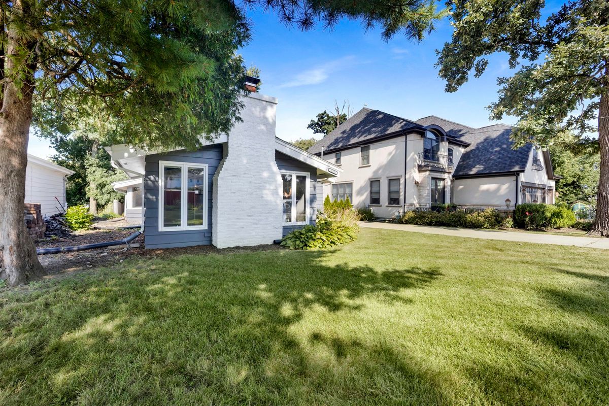 376 N West Ave, Elmhurst, IL 60126 — photo 2