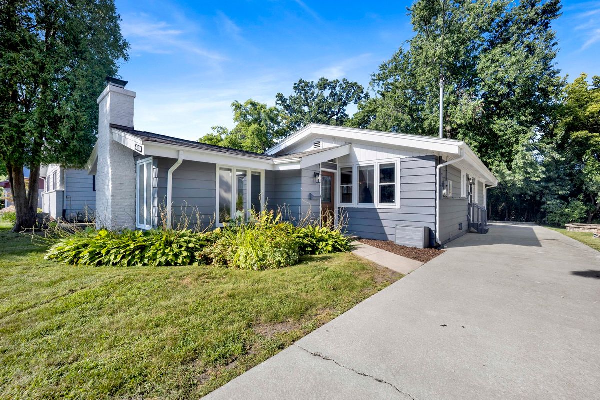 376 N West Ave, Elmhurst, IL 60126 — photo 3