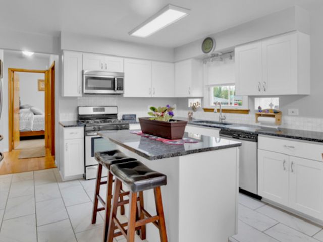 8901 S 49th Ct, Oak Lawn, IL 60453 — photo 3