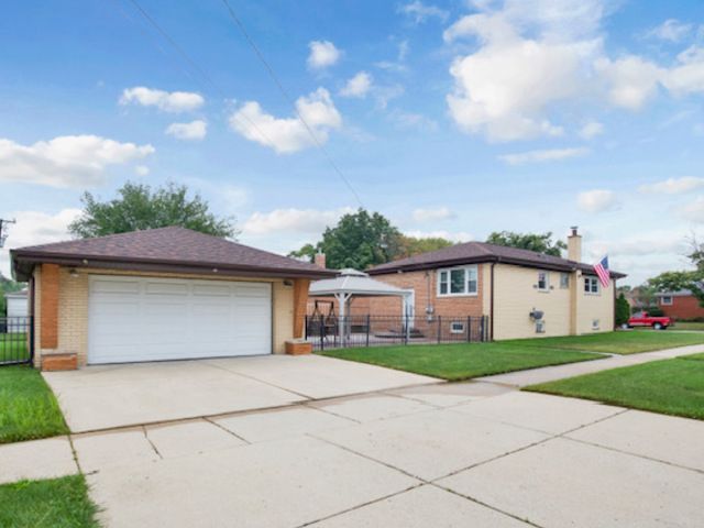 8901 S 49th Ct, Oak Lawn, IL 60453 — photo 2