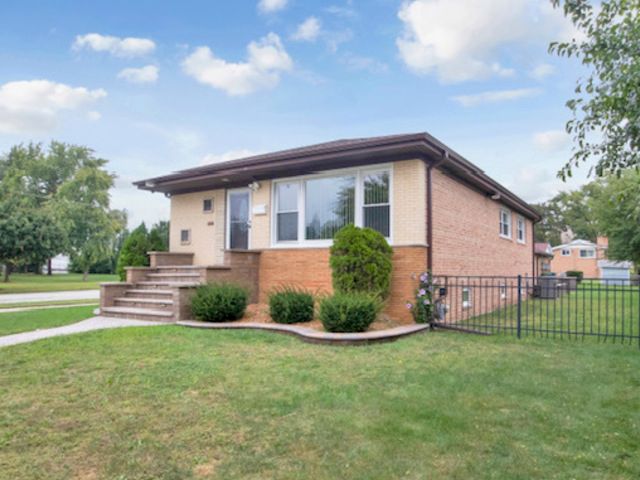 8901 S 49th Ct, Oak Lawn, IL 60453 — photo 7