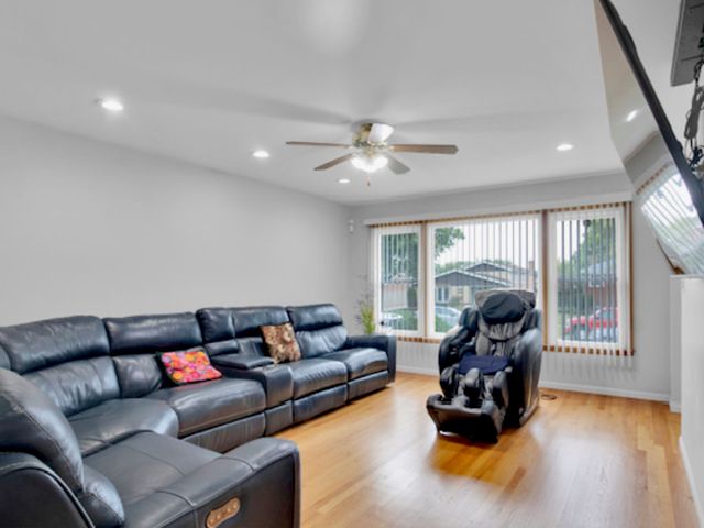 8901 S 49th Ct, Oak Lawn, IL 60453 — photo 6