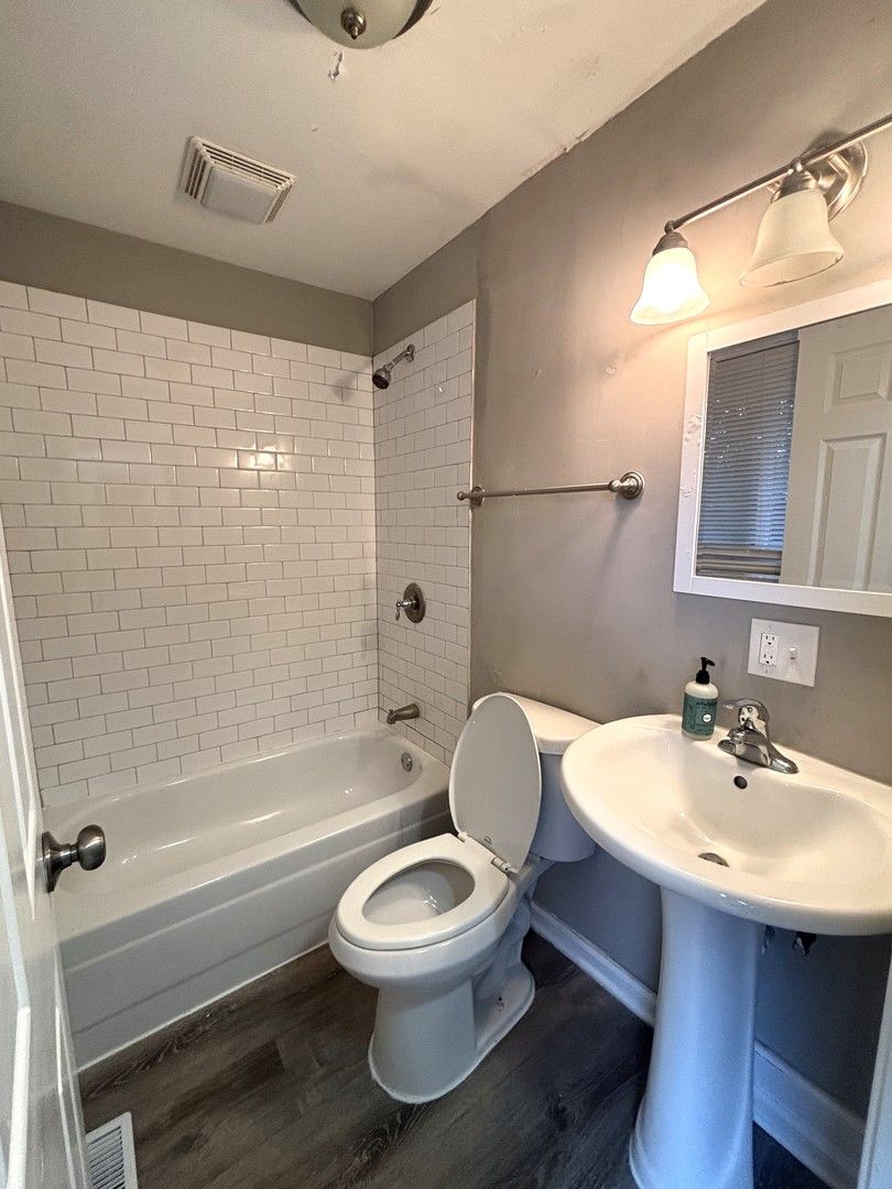 2276 Manchester Rd, Wheaton, IL 60187 — photo 7