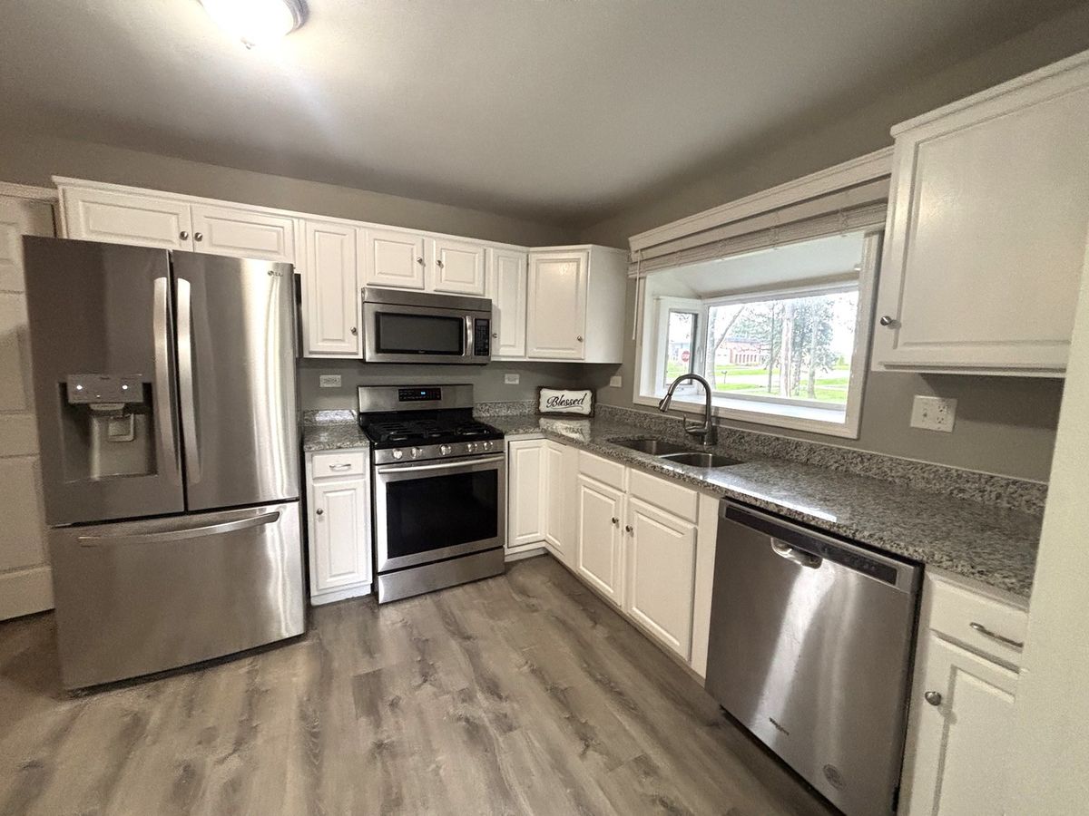 2276 Manchester Rd, Wheaton, IL 60187 — photo 4