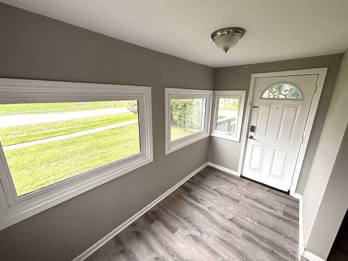 2276 Manchester Rd, Wheaton, IL 60187 — photo 2