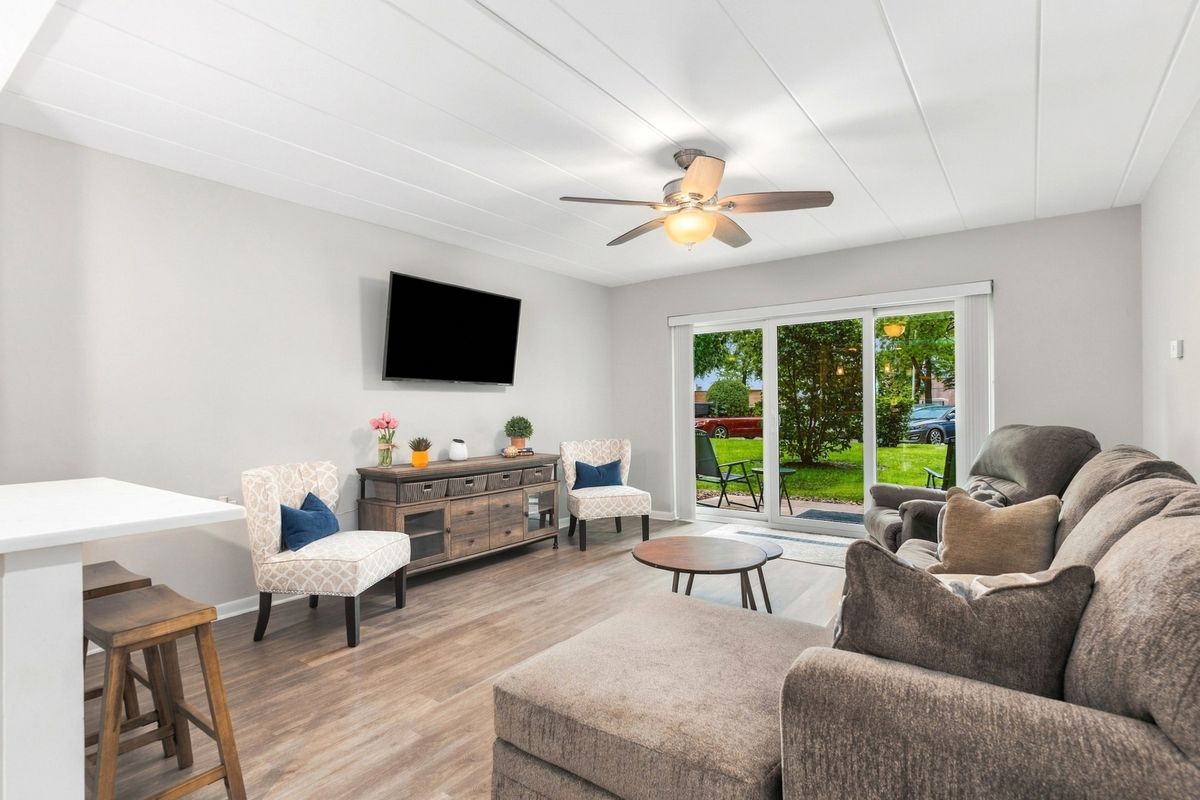 5300 Walnut Ave #17A, Downers Grove, IL 60515 — photo 3