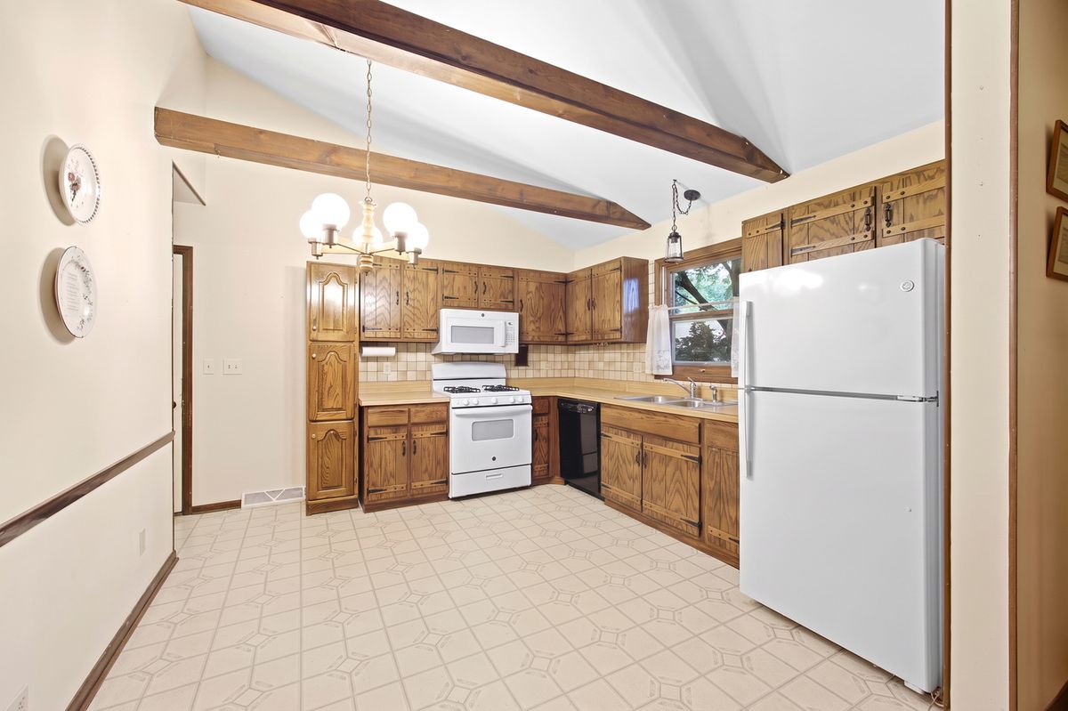 1300 N Lyle Ave, Elgin, IL 60123 — photo 7