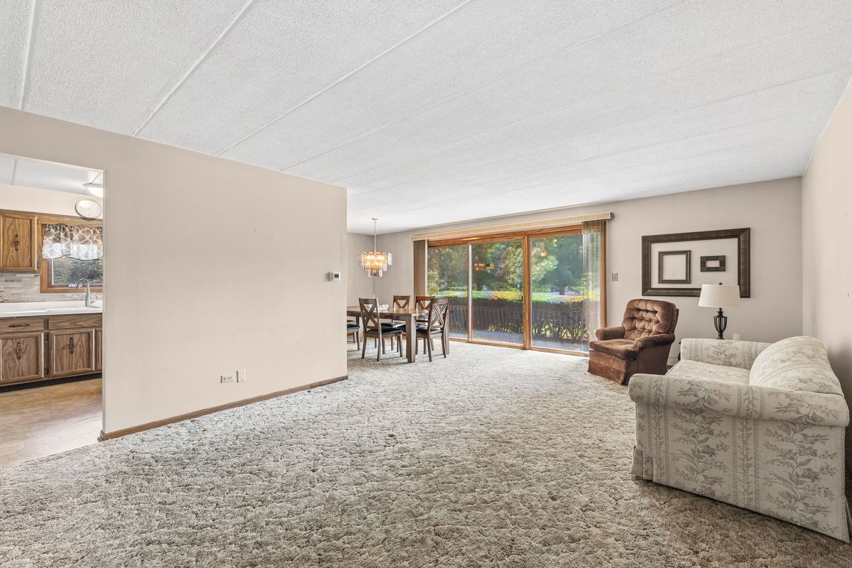 7442 W 153rd St #1, Orland Park, IL 60462 — photo 2