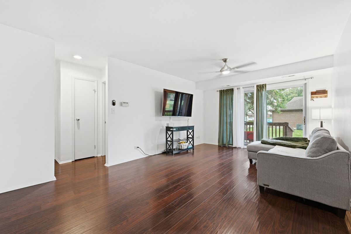 18001 Oak Park Ave #C, Tinley Park, IL 60477 — photo 3