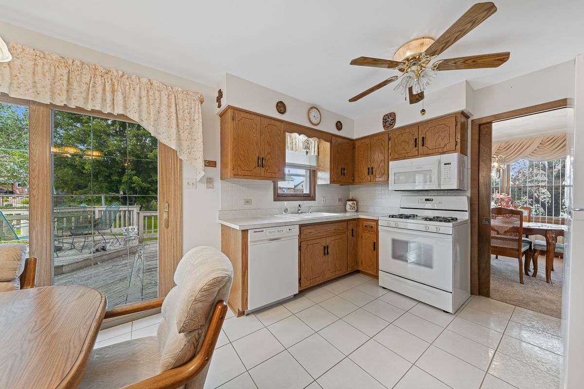 7502 W Lakeside Dr, Frankfort, IL 60423 — photo 6