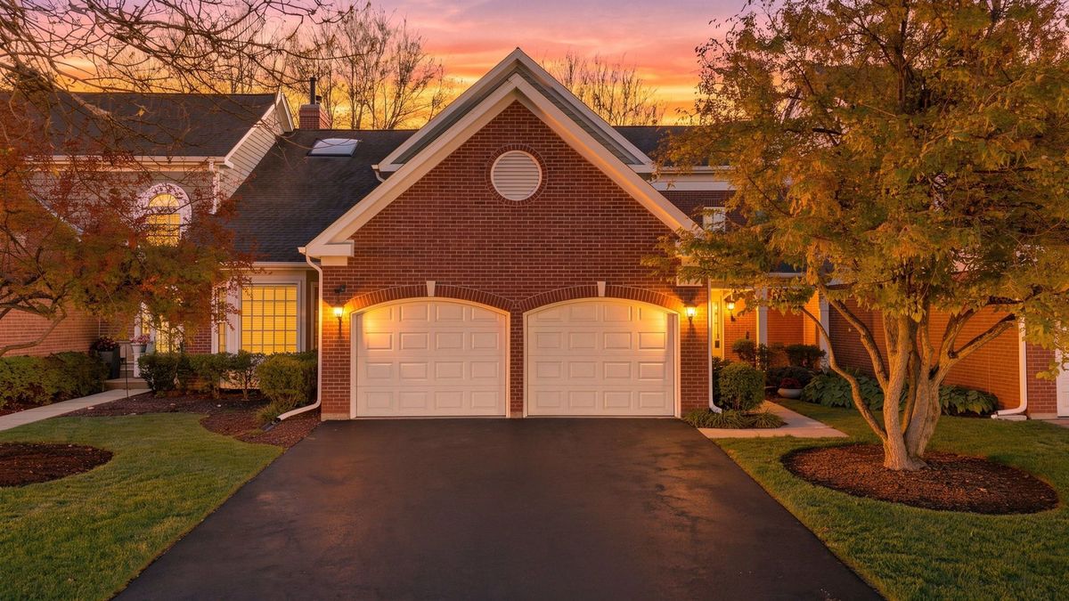 112 Rutgers Ct, Glenview, IL 60026