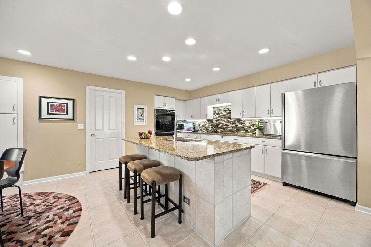 112 Rutgers Ct, Glenview, IL 60026 — photo 8