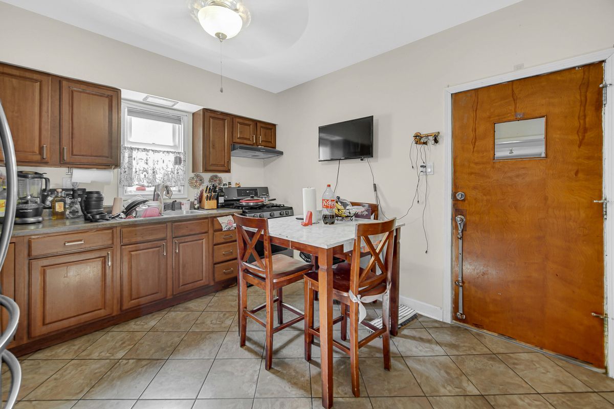 2106 N Narragansett Ave, Chicago, IL 60639 — photo 8