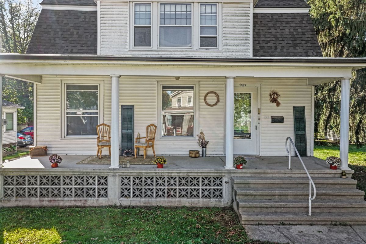 1107 6th St, Mendota, IL 61342 — photo 2