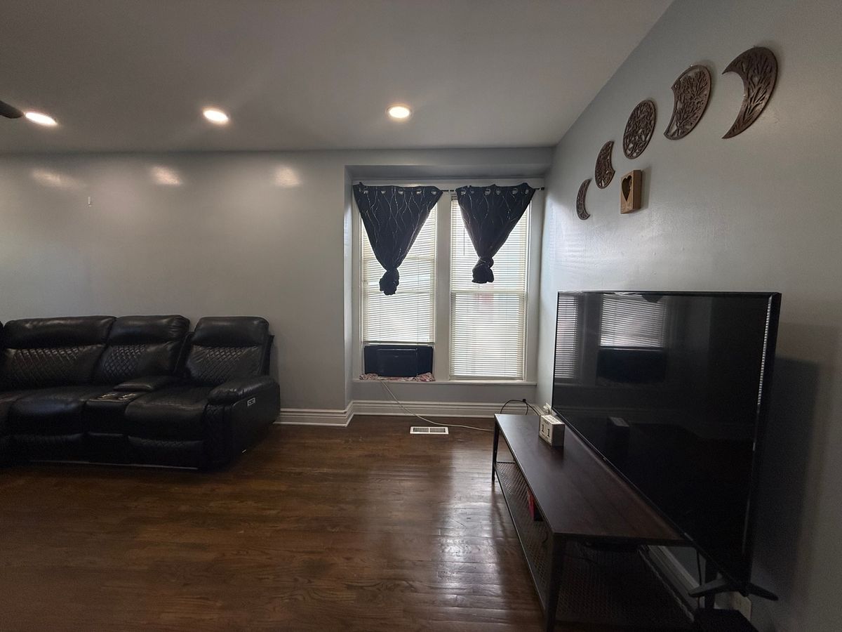 7931 S Muskegon Ave, Chicago, IL 60617 — photo 4