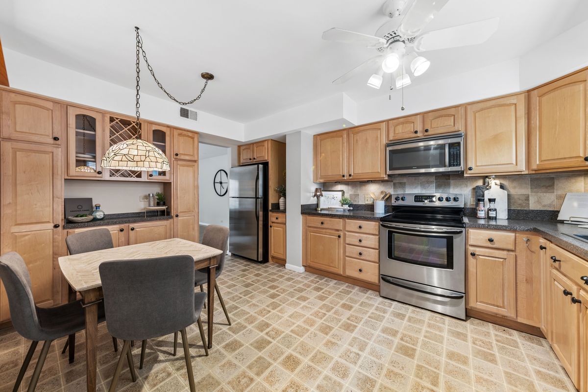 2025 Sherman Ave #201, Evanston, IL 60201 — photo 8