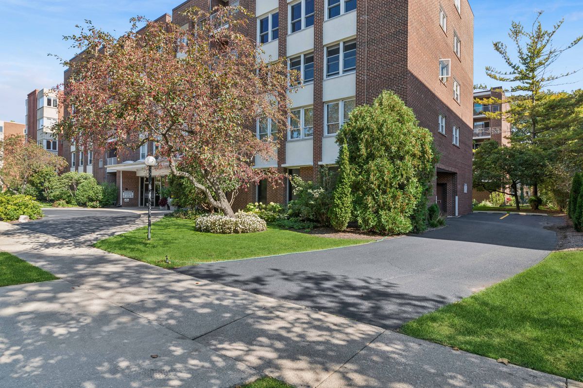 2025 Sherman Ave #201, Evanston, IL 60201