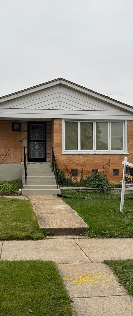 9347 S Crandon Ave, Chicago, IL 60617