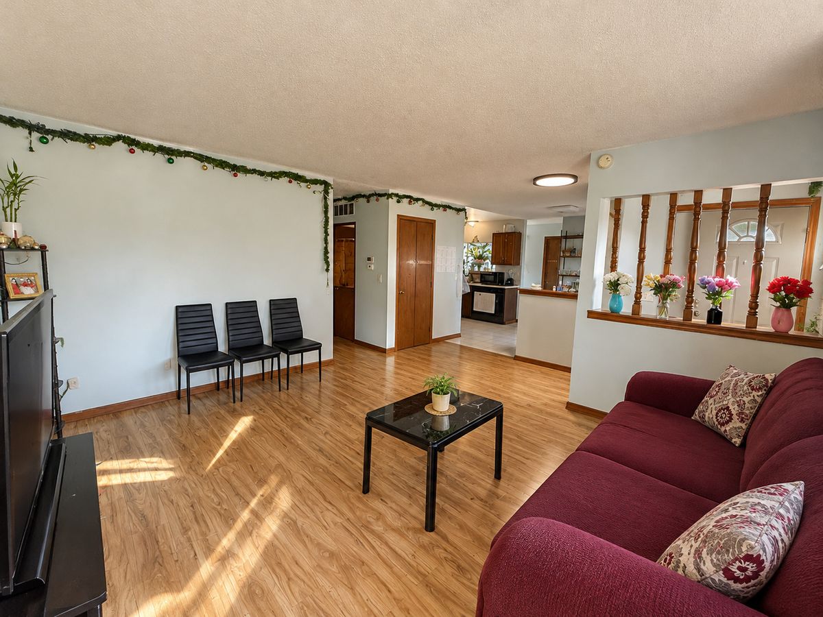 2081 Oriole Ln, Glendale Heights, IL 60139 — photo 4