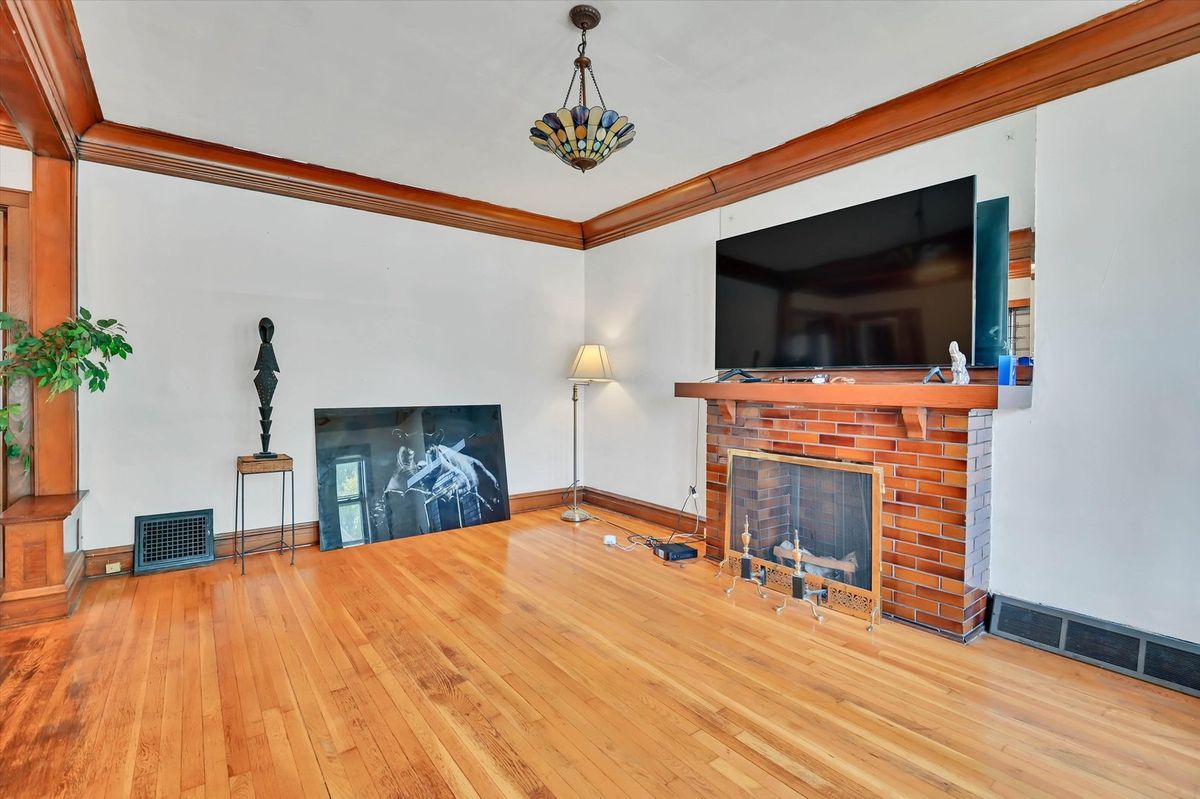 657 E 90th St, Chicago, IL 60619 — photo 8