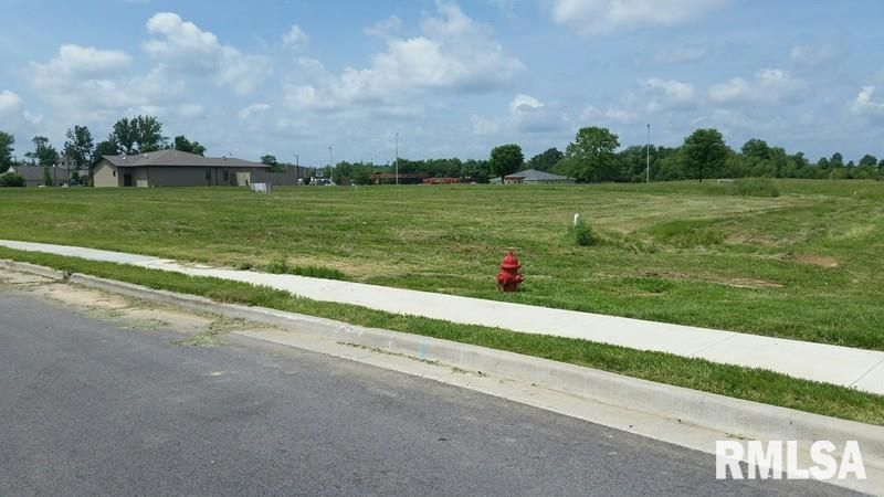 Lot 8 FINANCIAL — Carbondale, IL 62901