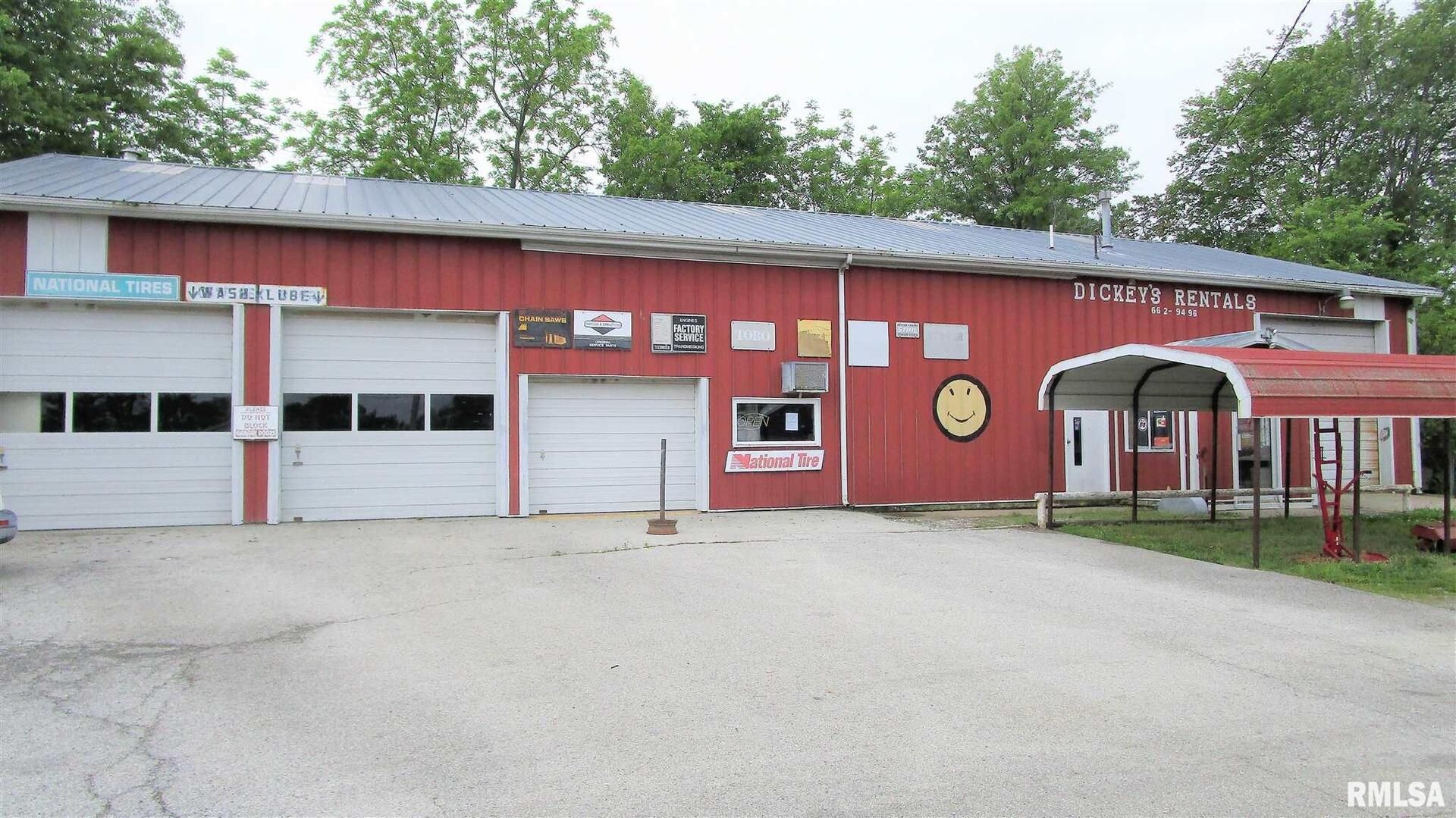 403 W NORTH Avenue — Flora, IL 62839