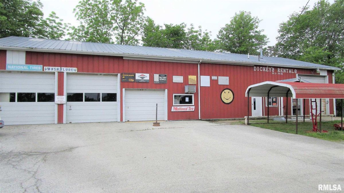 403 NORTH Avenue, Flora, IL 62839