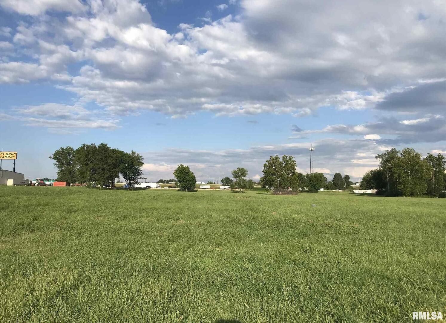 0000 Halfway Road — Marion, IL 62959