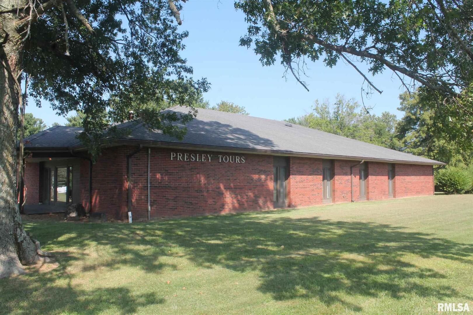 16 Presley Drive — Makanda, IL 62958