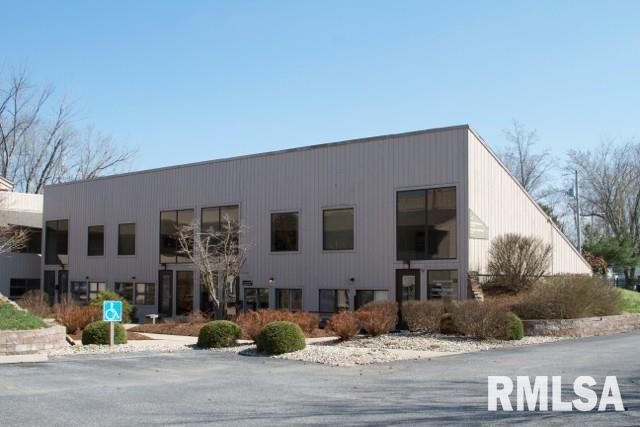 1111 E WALNUT Street — Carbondale, IL 62901