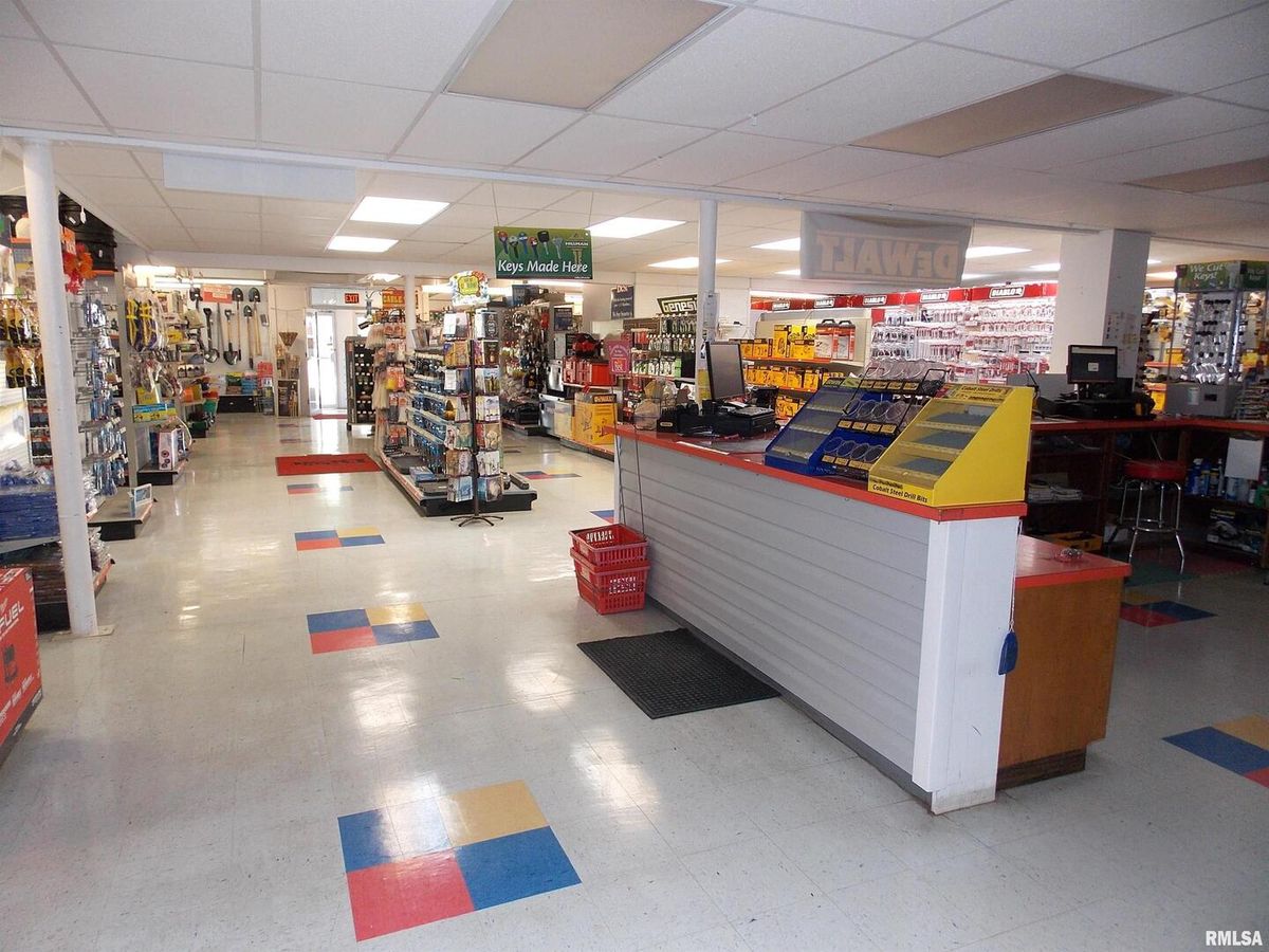 1110 FRANKLIN Street #1150, Carlyle, IL 62231