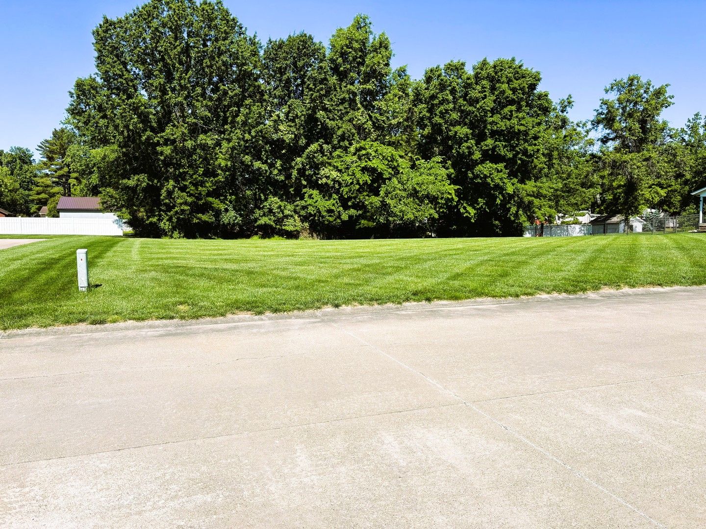 22 Clearlake Dr Drive — Centralia, IL 62801