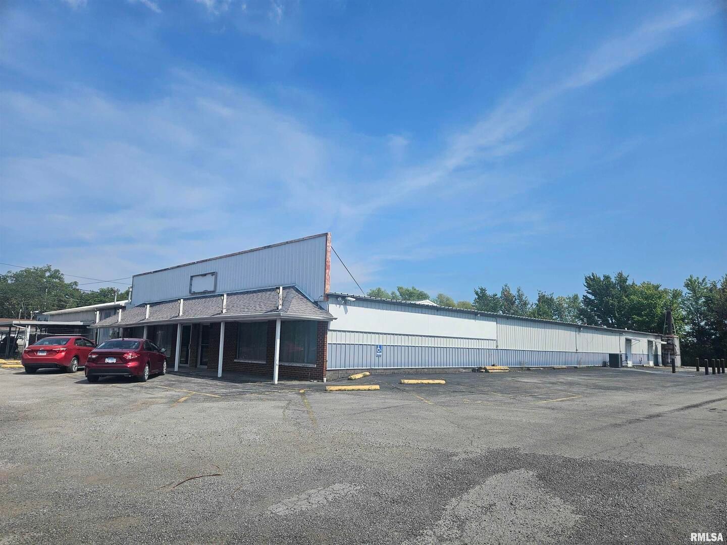 1522 N MAIN Street #1 — Benton, IL 62812