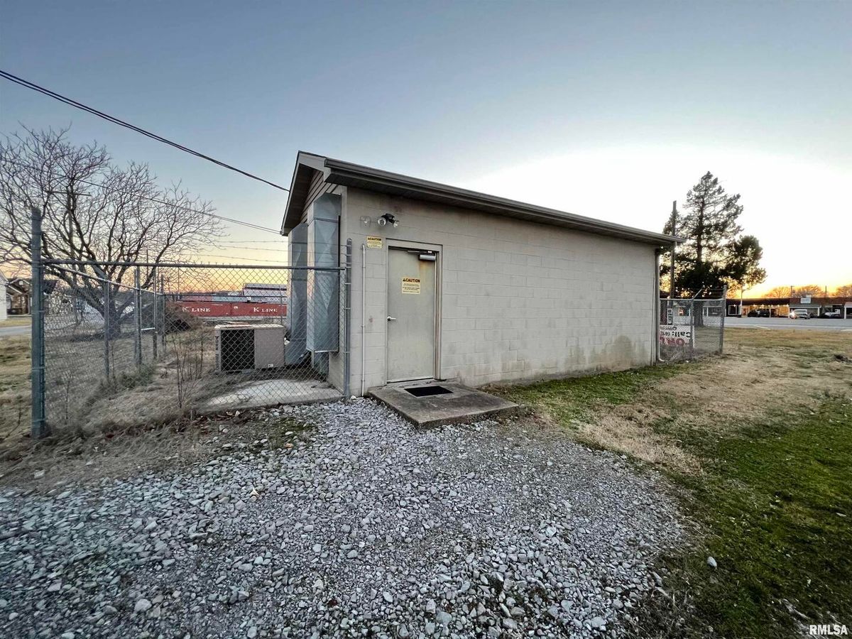 244 LINCOLN Boulevard, Shawneetown, IL 62984