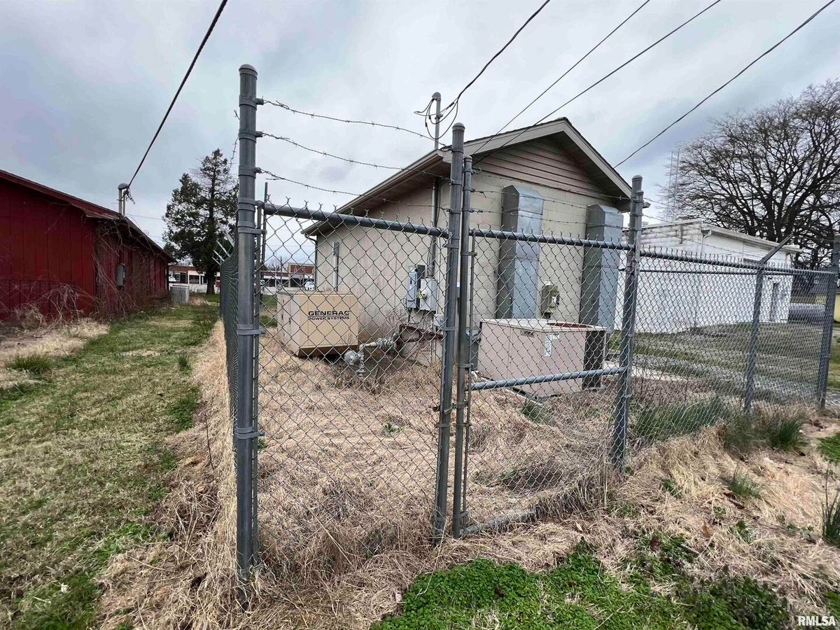 244 N LINCOLN Boulevard, Shawneetown, IL 62984