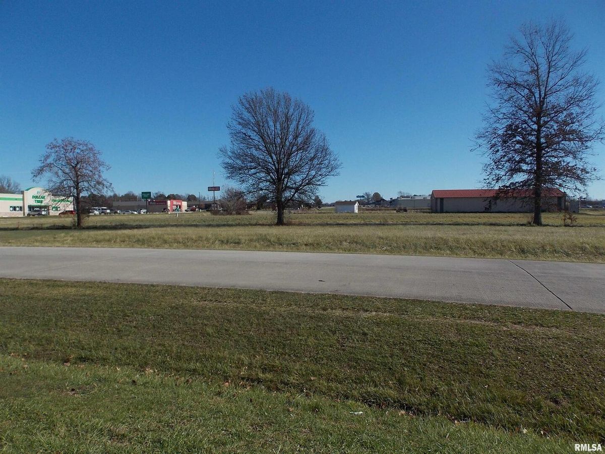 5 WILLIAMSON Drive, Fairfield, IL 62837