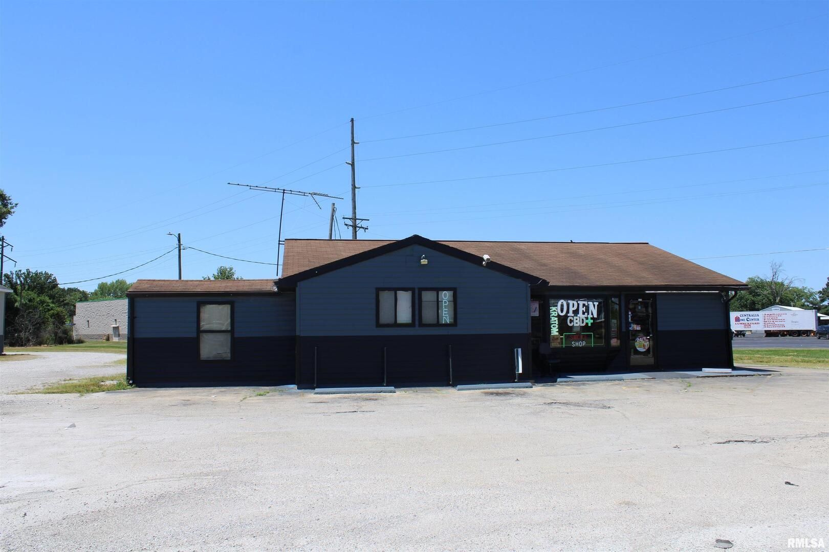 1235 W BROADWAY Street — Centralia, IL 62801