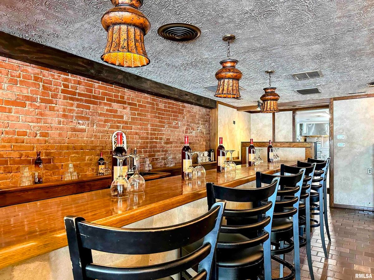 215 Appleknocker Street, Cobden, IL 62920