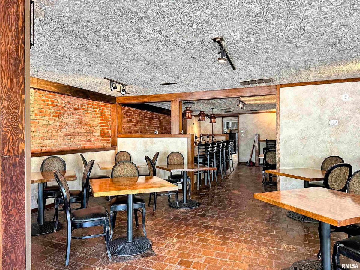 215 Appleknocker Street, Cobden, IL 62920