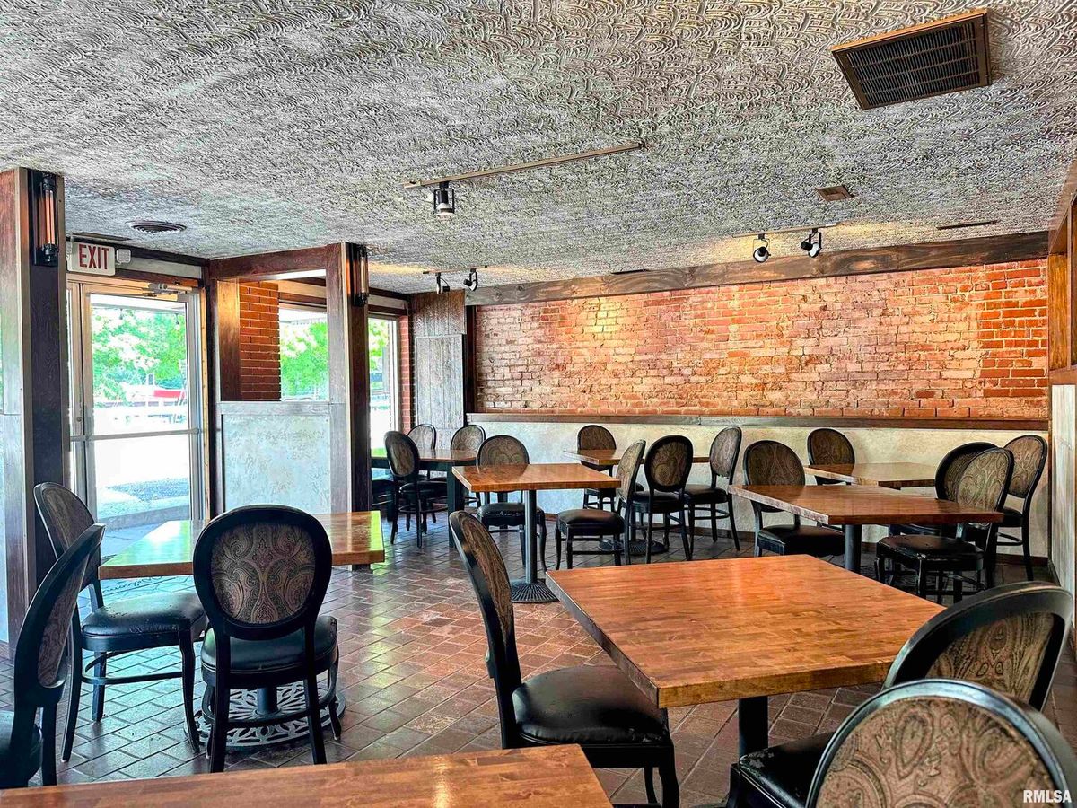 215 Appleknocker Street, Cobden, IL 62920