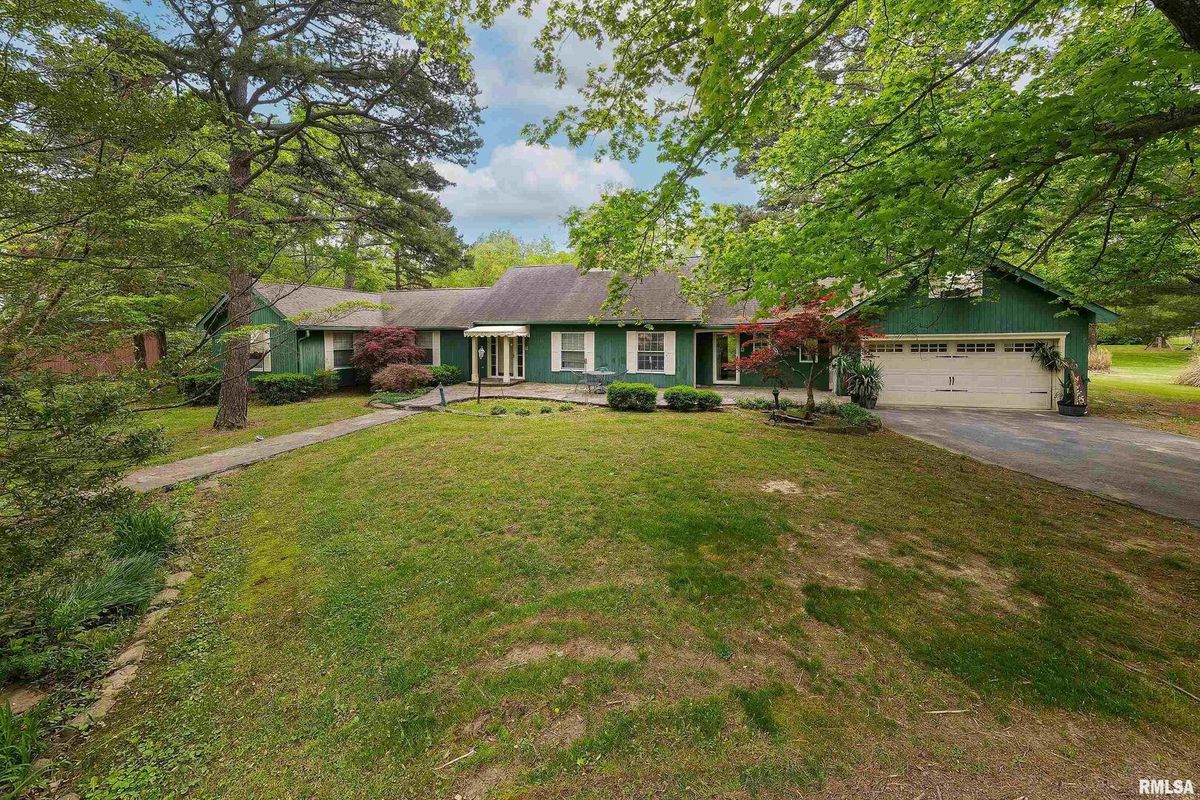 2525 EDGEWOOD Lane, Carbondale, IL 62901