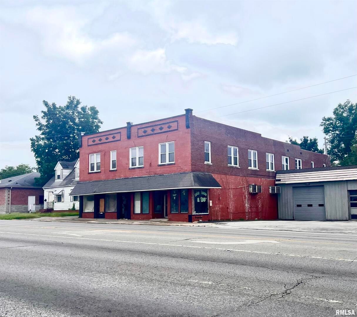 211 S PARK Avenue — Herrin, IL 62948