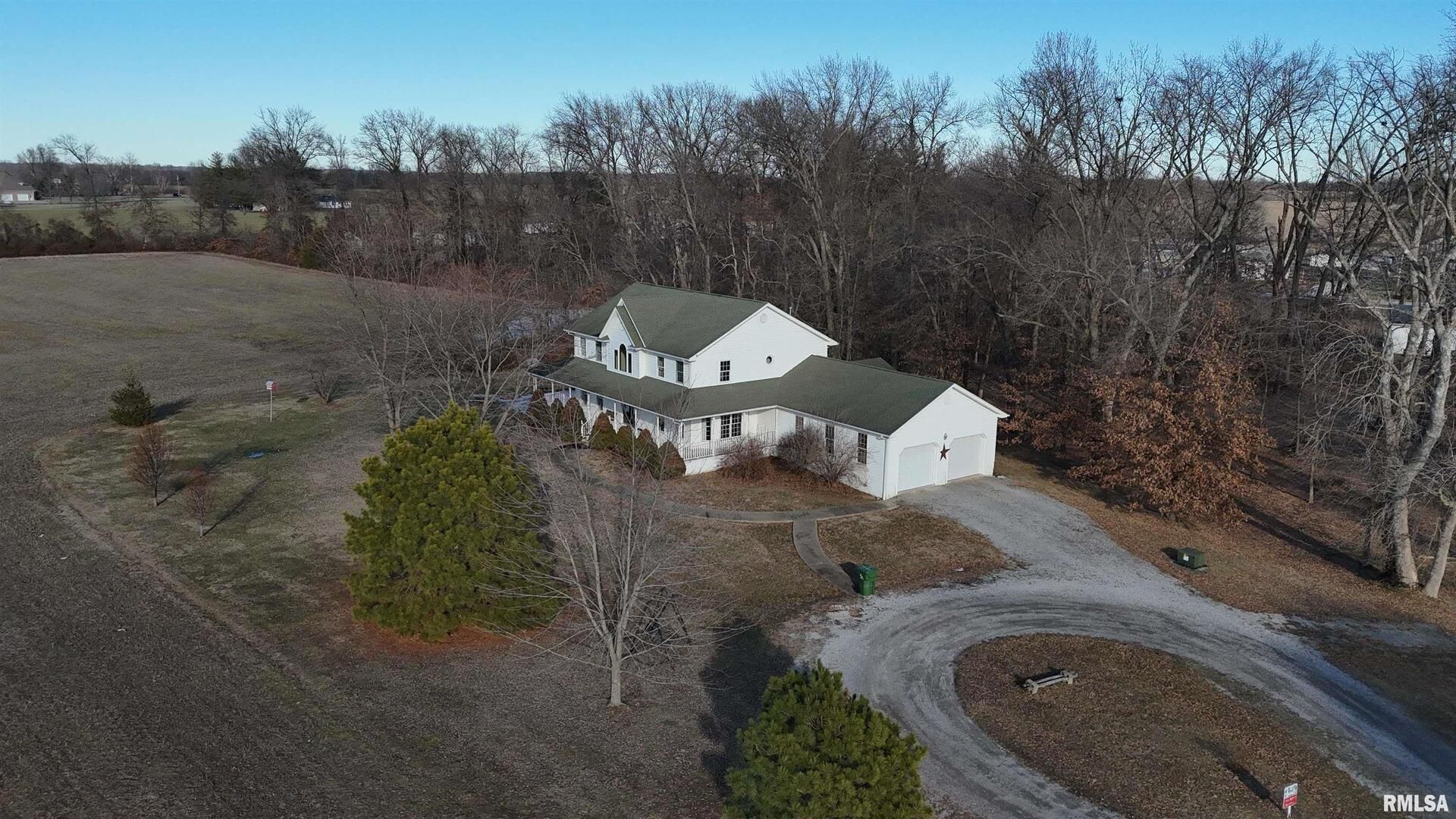 102 W NORTH Street — Ina, IL 62846