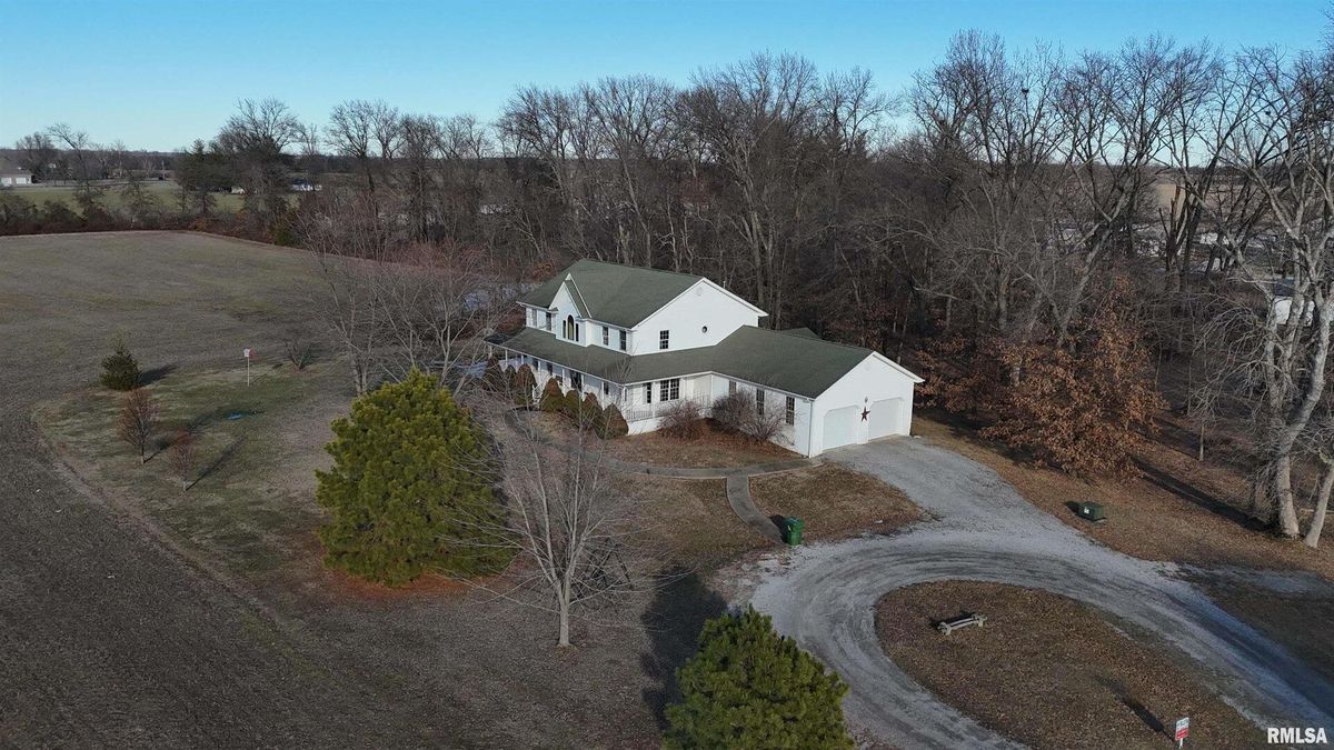 102 NORTH Street, Ina, IL 62812