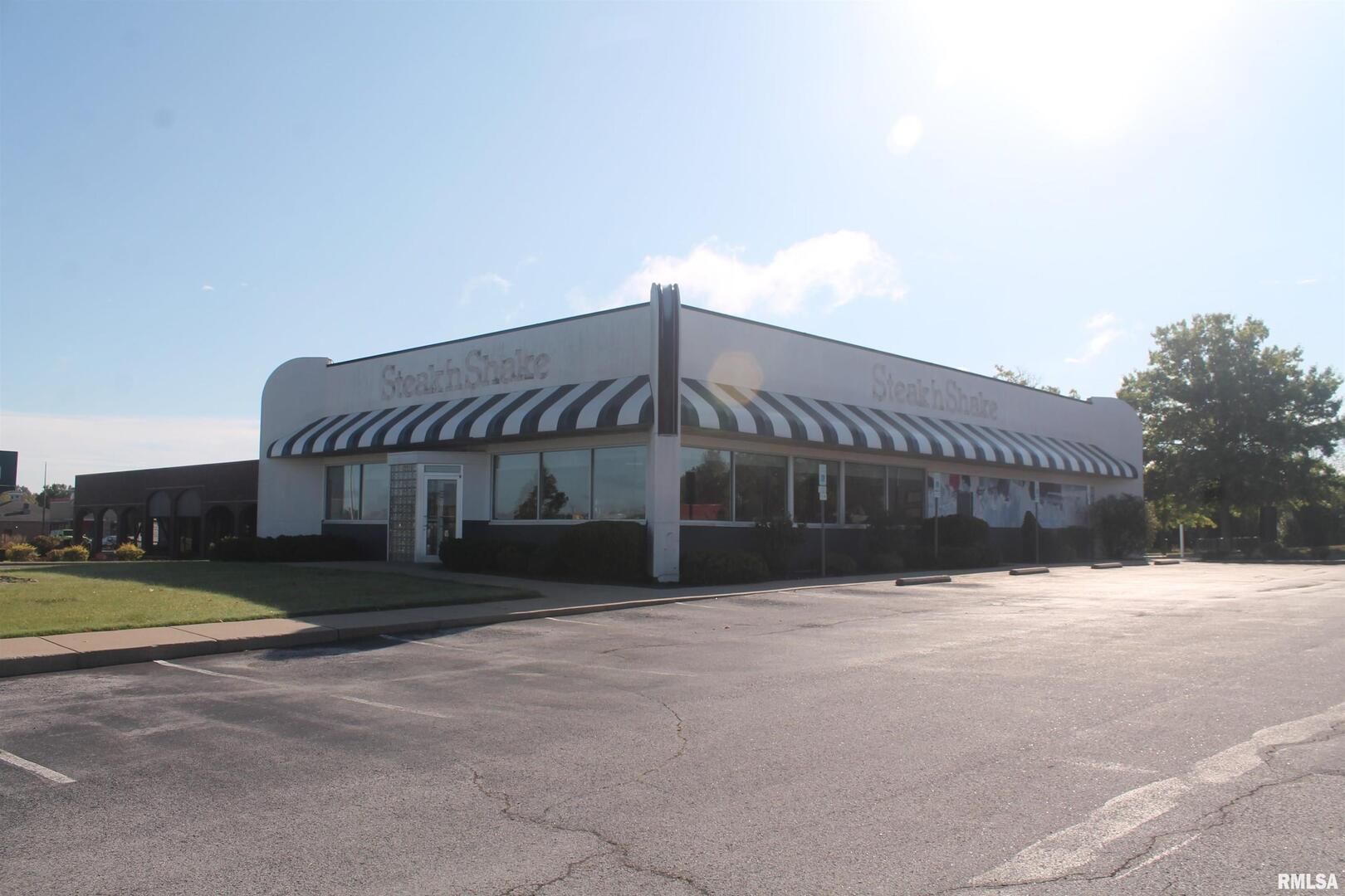 1365 E MAIN Street — Carbondale, IL 62901