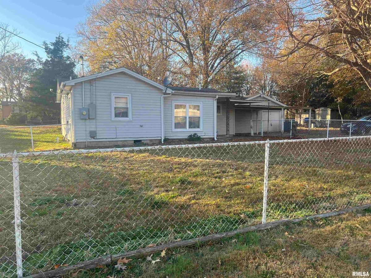 202 S ELM Street, Cambria, IL 62915