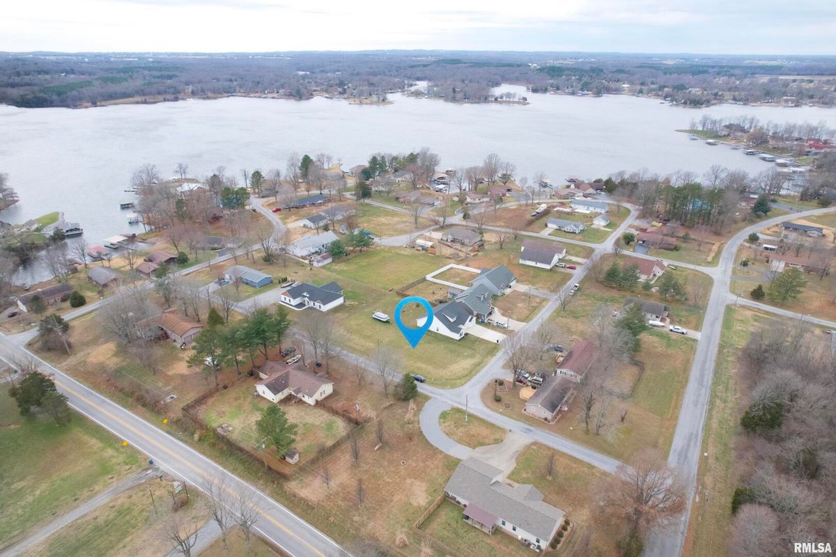 000 Saint Vincent Lane, Marion, IL 62959