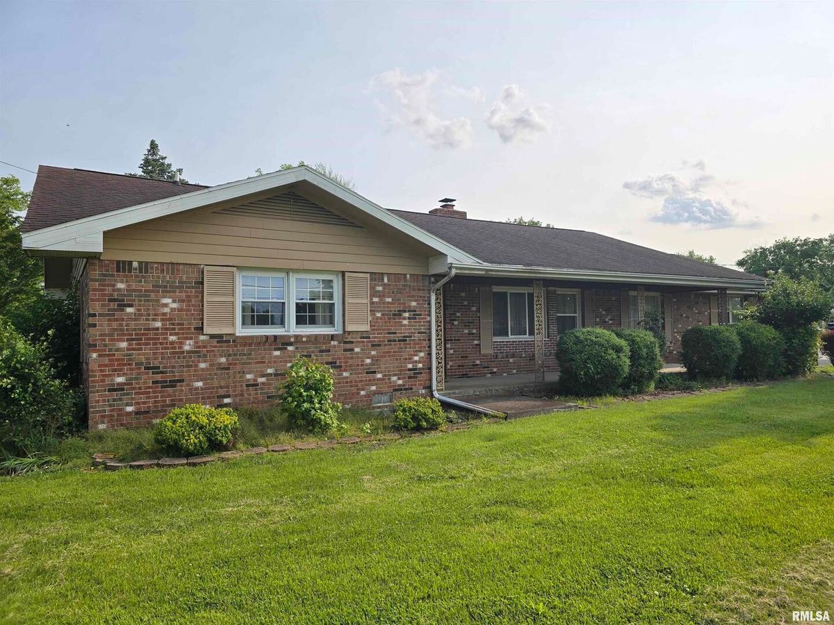 405 Easthaven Drive, Centralia, IL 62801